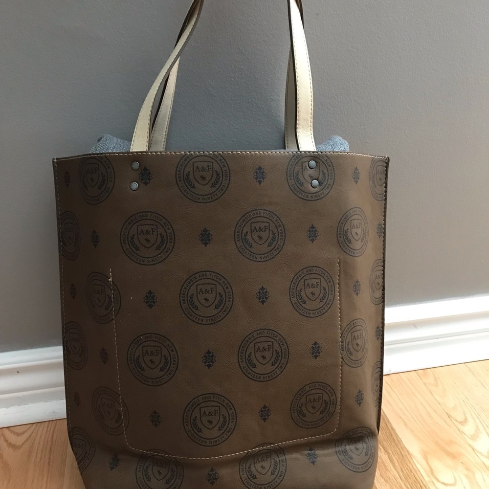 Reversible Abercrombie and Fitch Tote - Picture 3 of 11